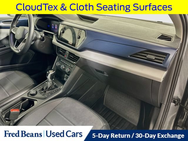 Used 2022 Volkswagen Taos SE w/ Panoramic Sunroof Package AWD/4WD image 34