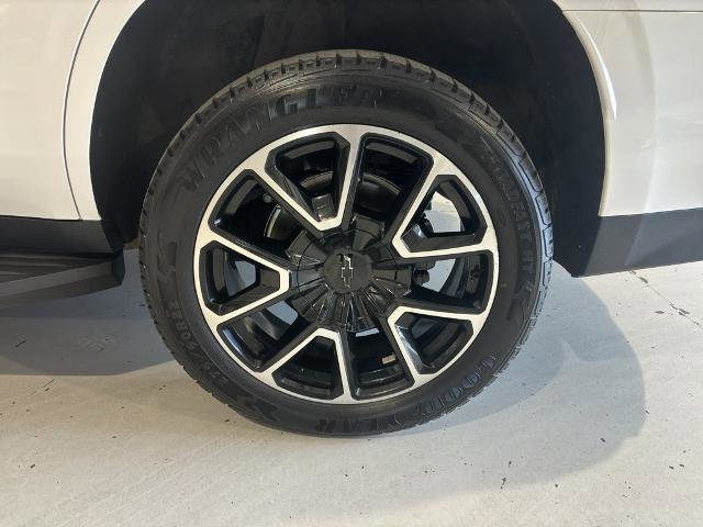 Used 2022 Chevrolet Tahoe RST w/ Luxury Package image 9