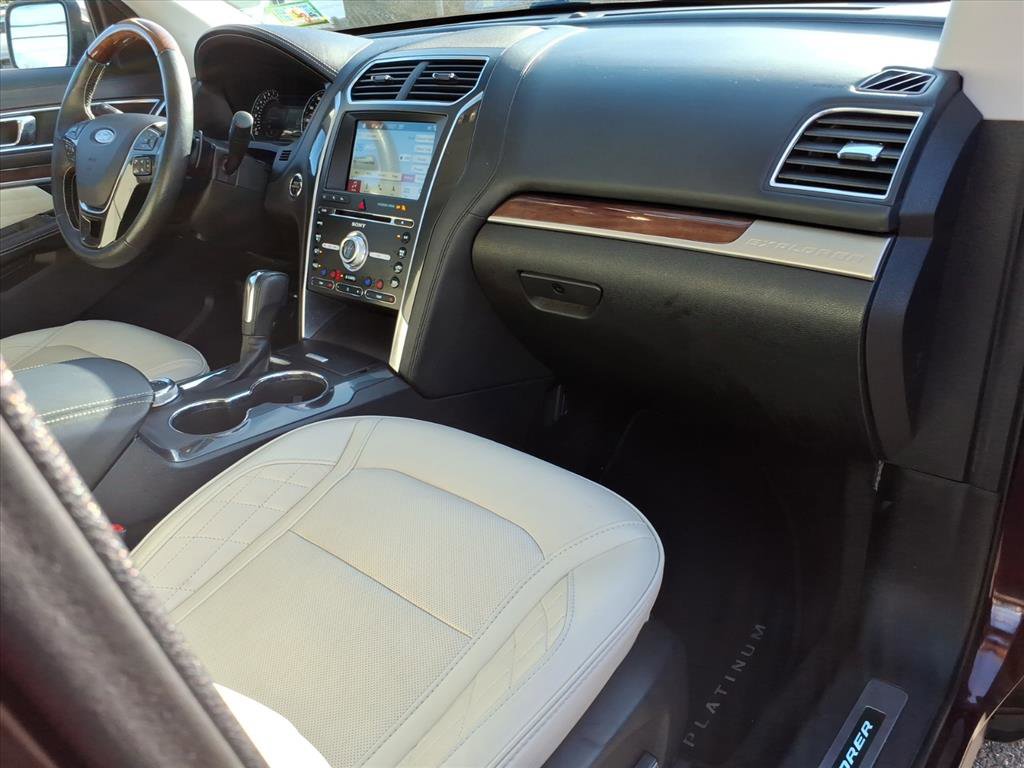 Certified 2018 Ford Explorer Platinum image 10