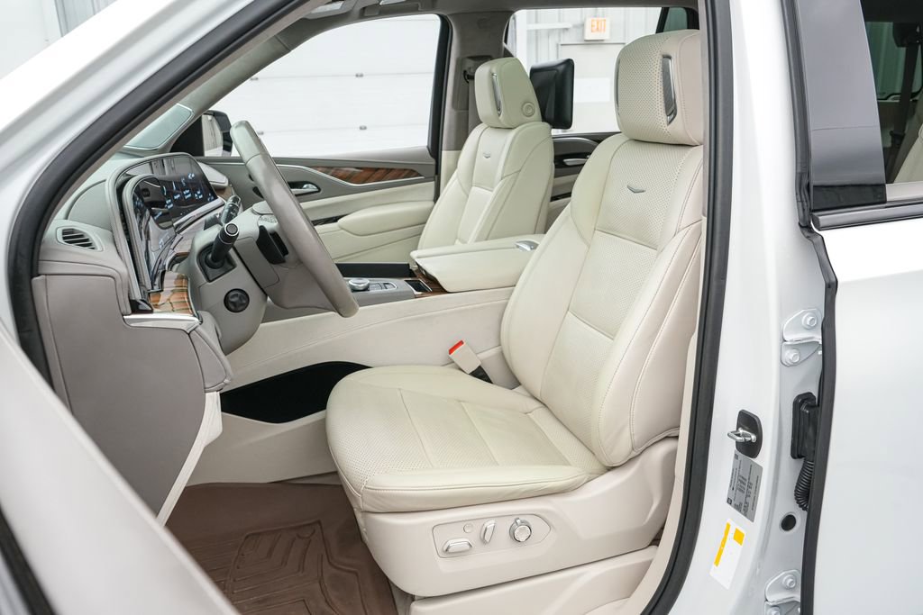Used 2023 Cadillac Escalade Sport Platinum AWD/4WD image 13