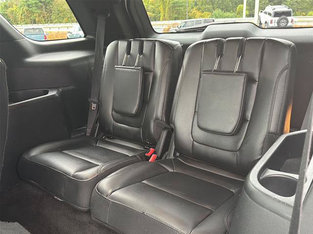 Certified 2018 Ford Explorer XLT w/ Equipment Group 202A AWD/4WD image 32
