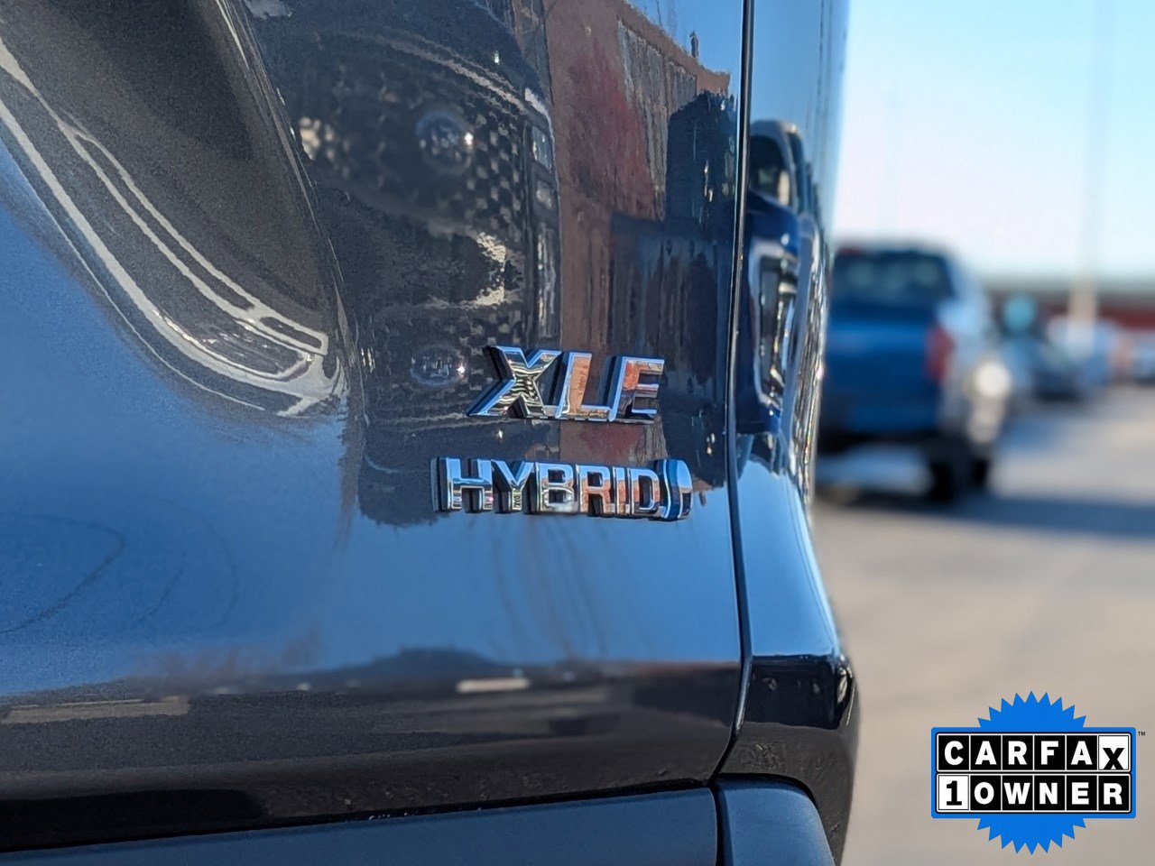 Used 2021 Toyota RAV4 XLE image 11