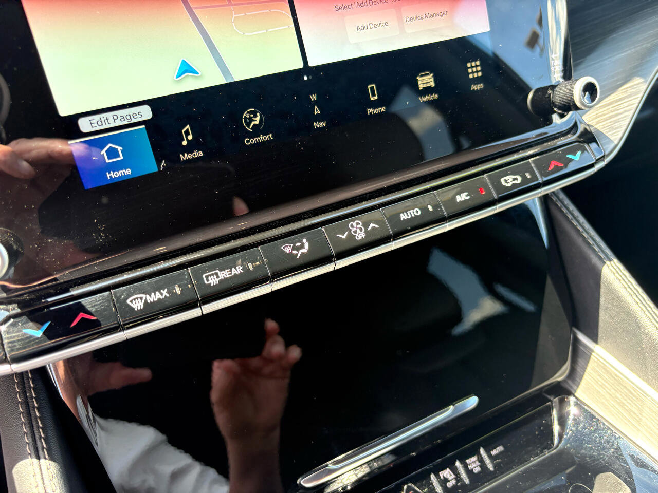 Used 2024 Jeep Wagoneer L Series II w/ Flexible Seating Group image 30