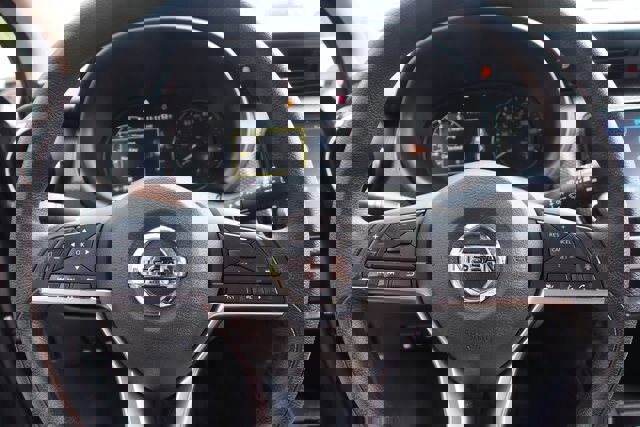 Used 2021 Nissan Kicks SV image 20