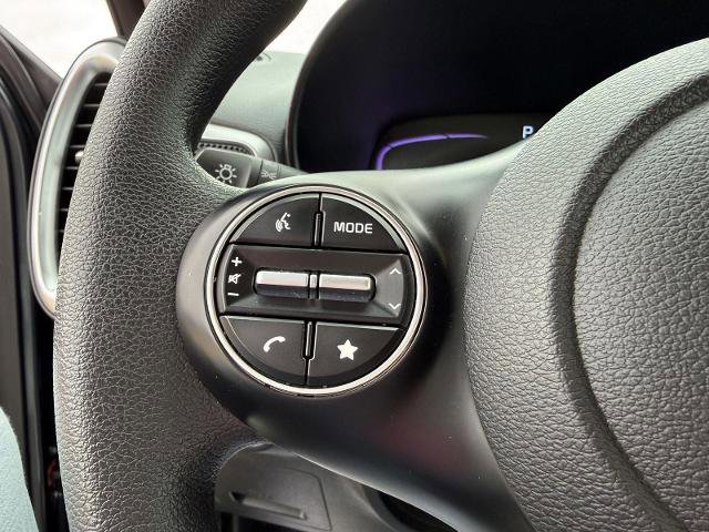 Used 2025 Kia Soul LX w/ LX Technology Package FWD image 18
