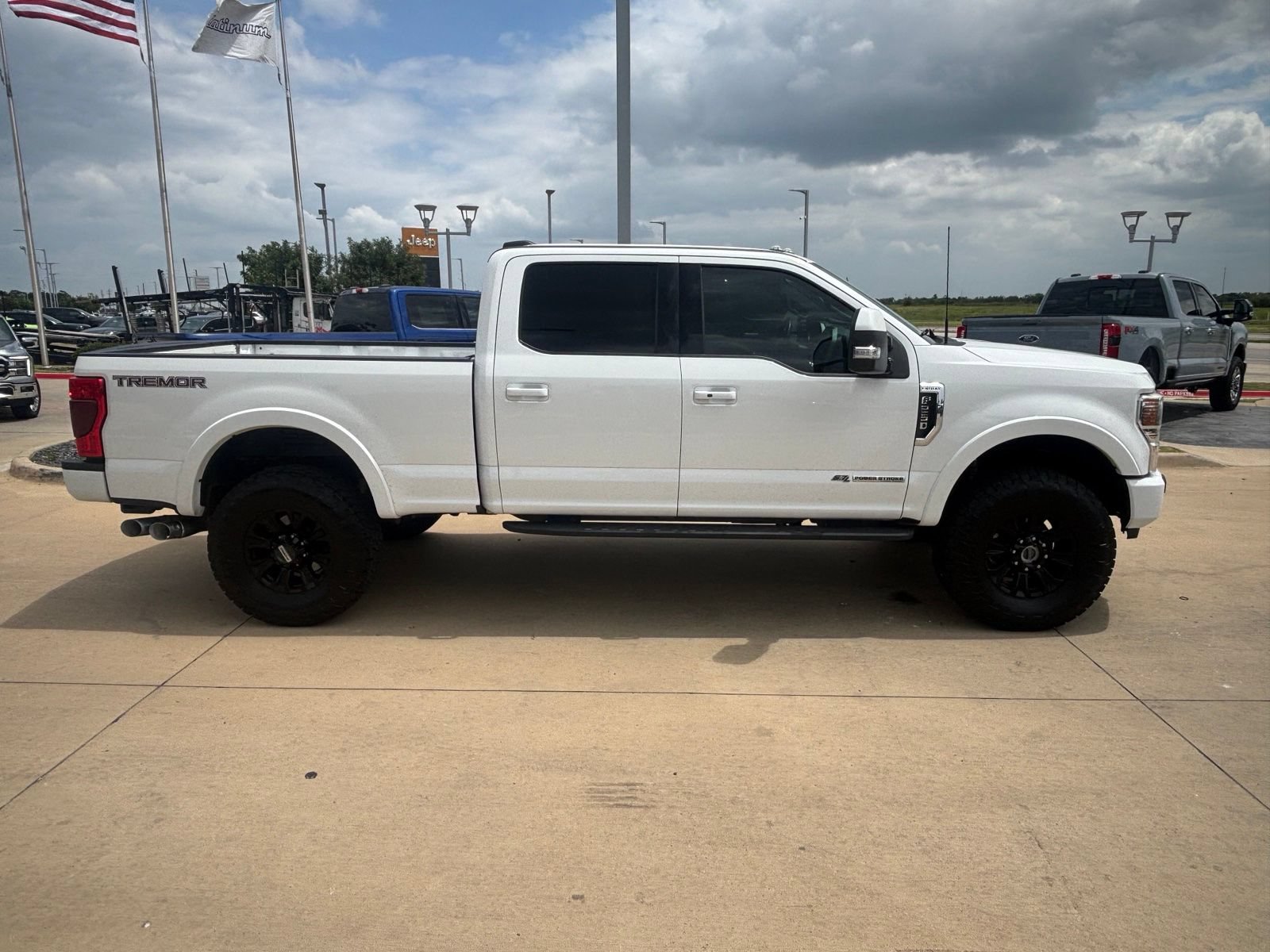 Certified 2022 Ford F250 Lariat w/ Tremor Off-Road Package AWD/4WD image 16