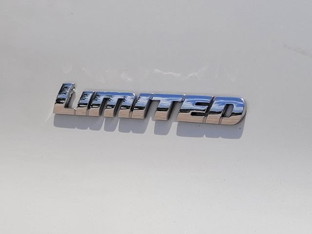 Used 2019 Toyota 4Runner Limited AWD/4WD image 13