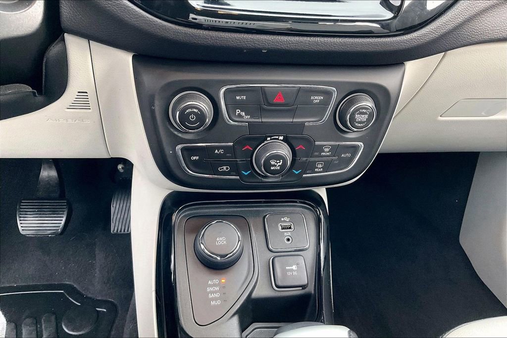 Used 2018 Jeep Compass Limited w/ Navigation Group image 32