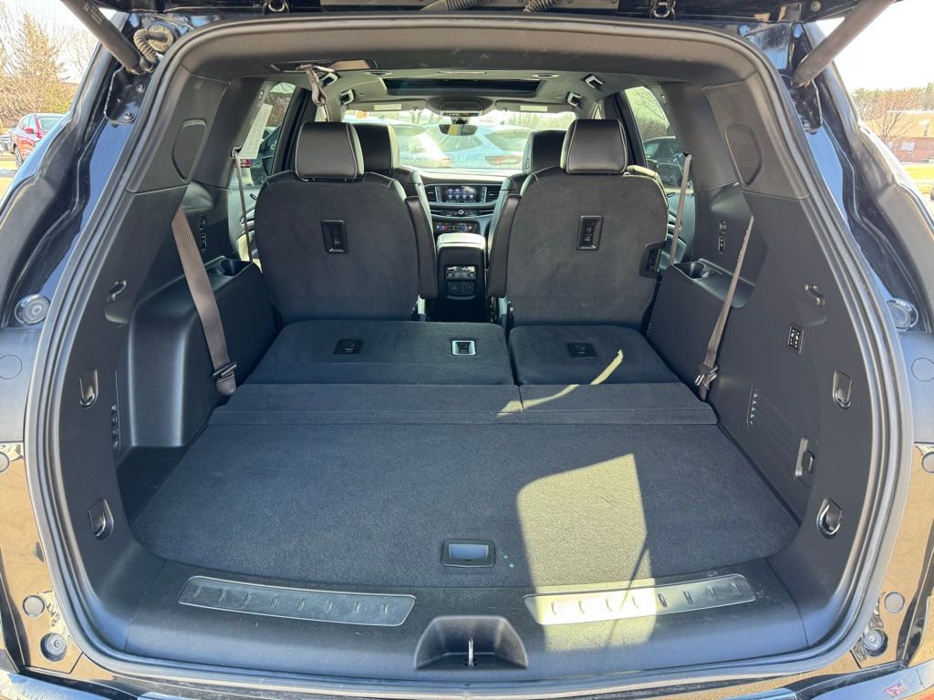Used 2023 Buick Enclave Avenir image 6