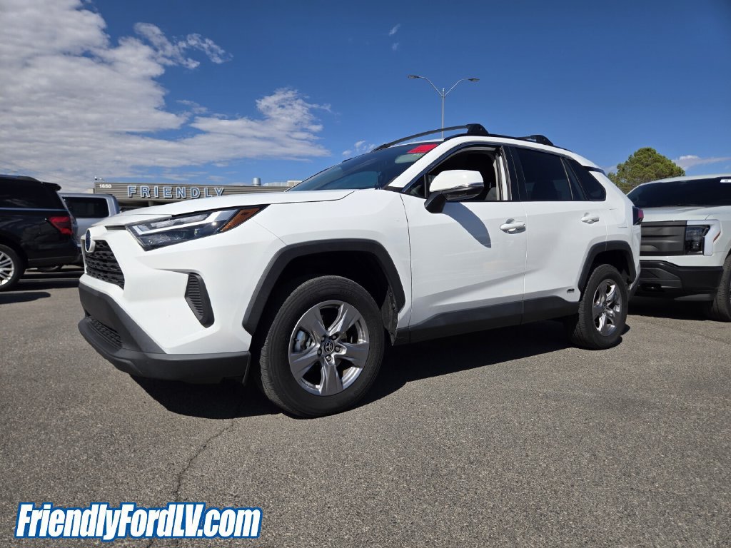 Used 2024 Toyota RAV4 XLE AWD/4WD image 2