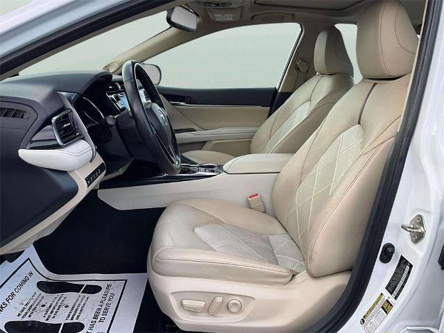 Used 2019 Toyota Camry XLE image 25