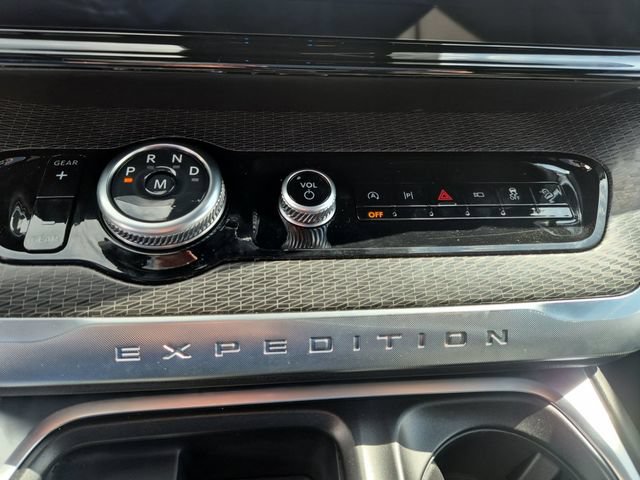 Certified 2026 Ford Expedition Platinum w/ Stealth Appearance Package AWD/4WD image 20