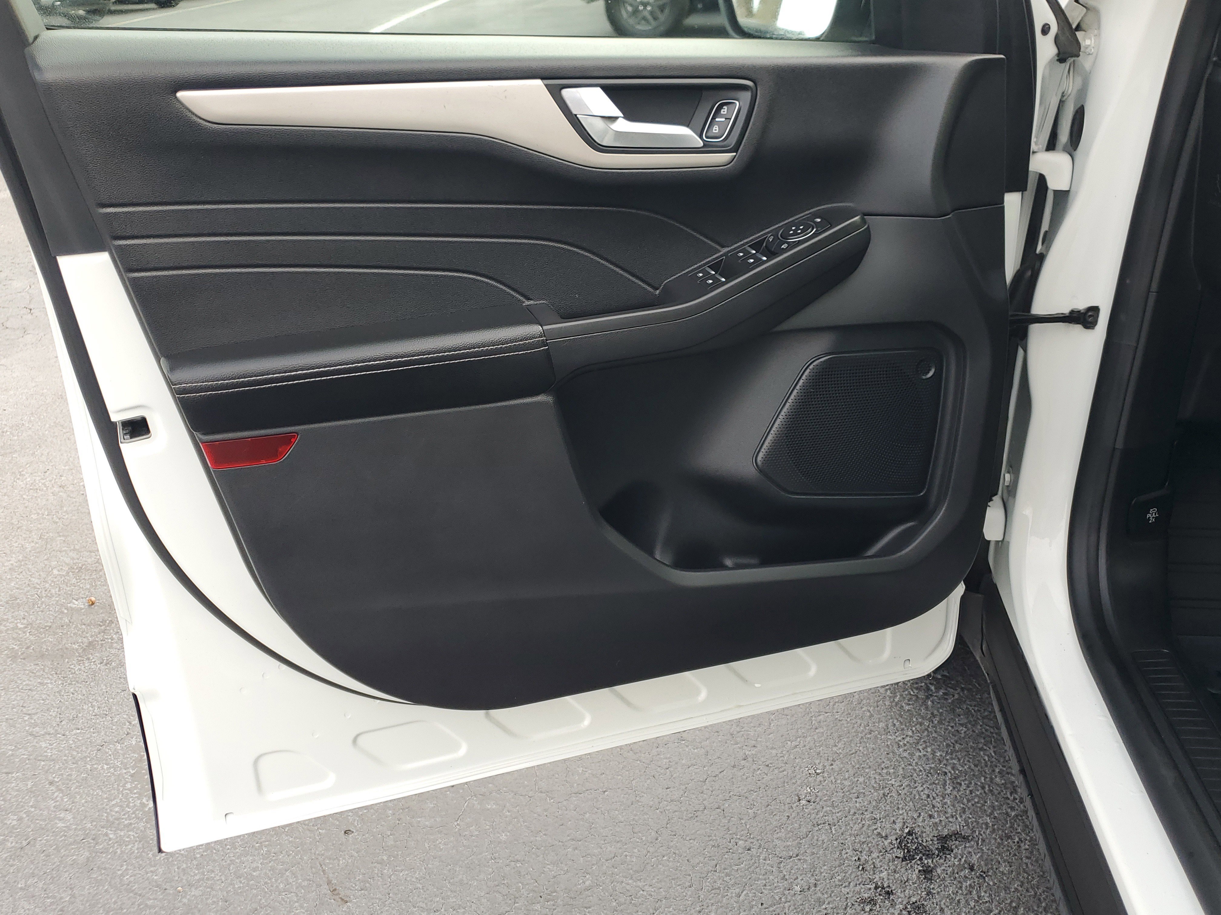 Certified 2021 Ford Escape SE w/ SE Sport Appearance Package image 19