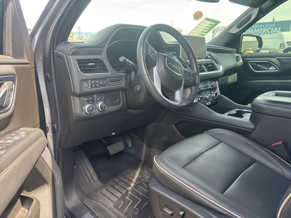 Used 2022 GMC Yukon SLT w/ SLT Premium Package image 5
