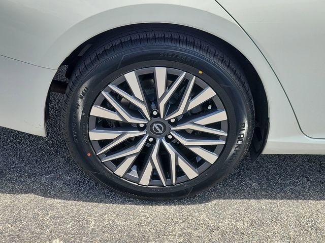 Used 2023 Nissan Altima 2.5 SV FWD image 6