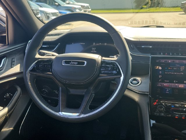 Used 2024 Jeep Grand Cherokee Overland AWD/4WD image 21