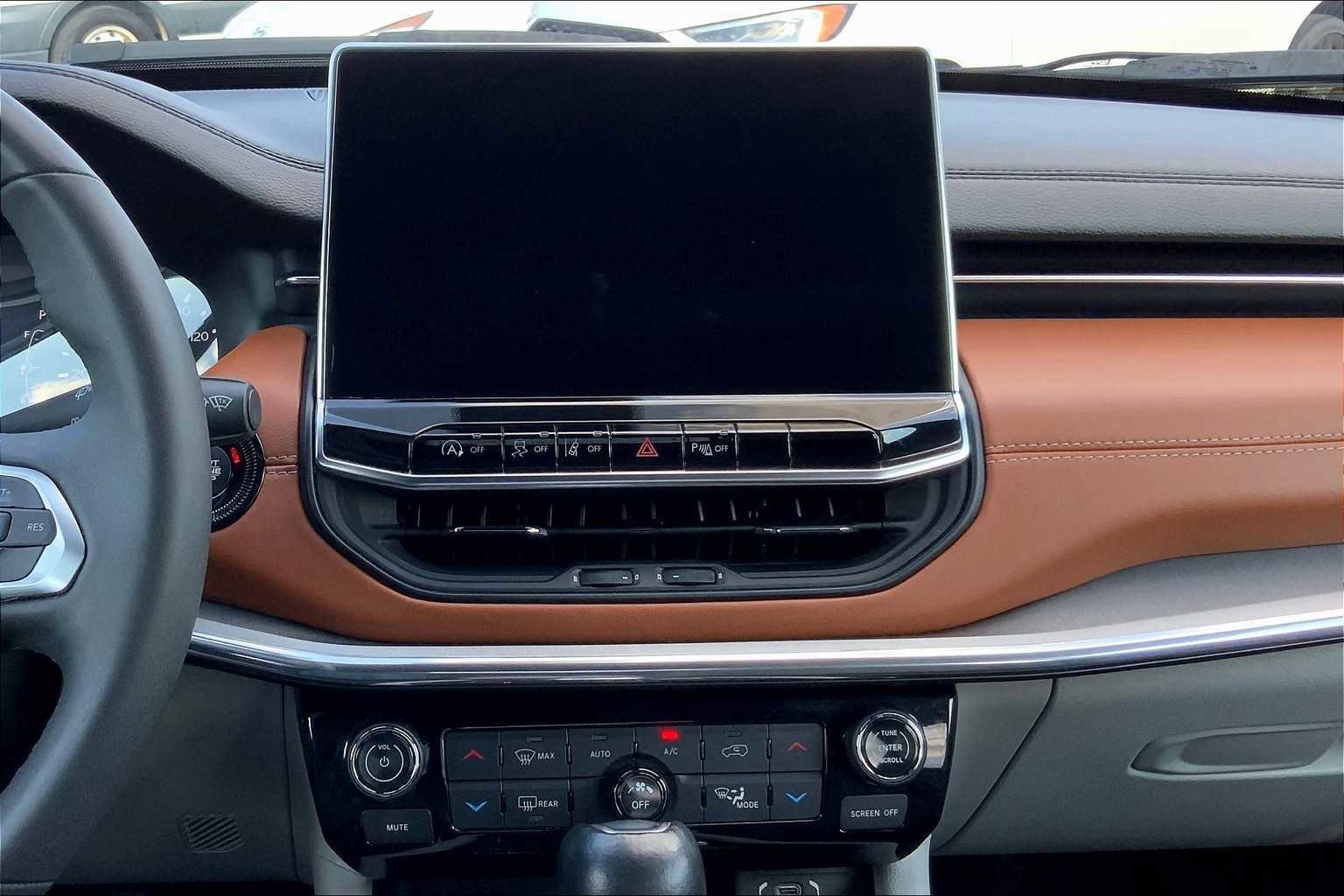 Used 2023 Jeep Compass Limited image 8