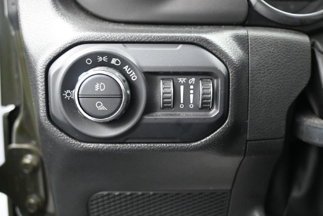 Used 2022 Jeep Gladiator Sport AWD/4WD image 8