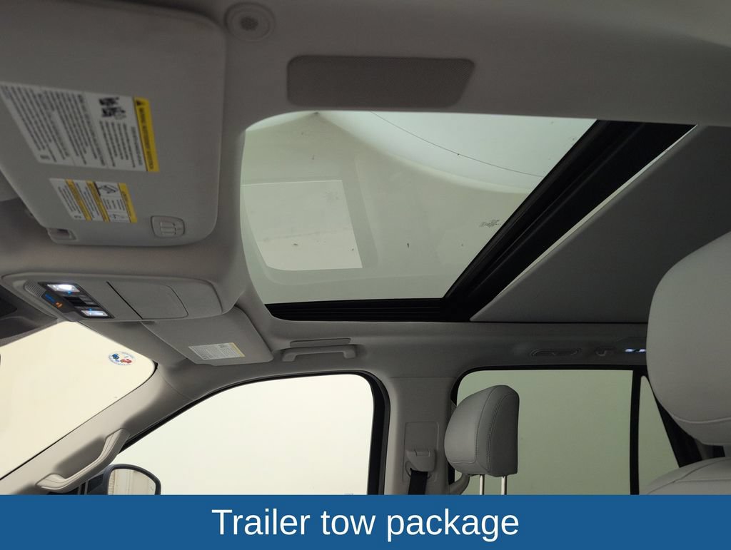 Certified 2025 Ford Expedition Platinum w/ Driver's Package AWD/4WD image 8