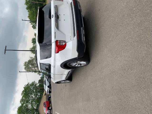 Certified 2021 Ford Explorer XLT w/ Equipment Group 202A AWD/4WD image 4
