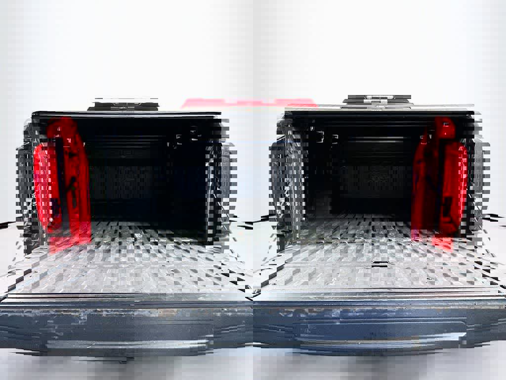 Used 2025 GMC Sierra 1500 AT4 w/ Technology Package image 24