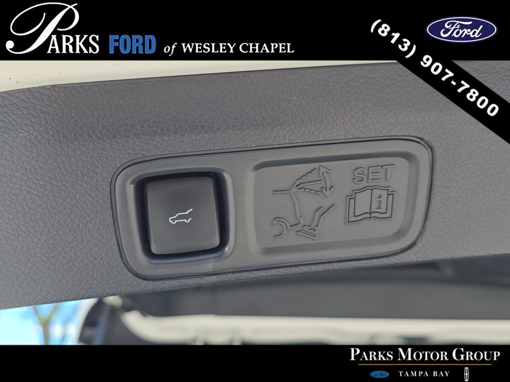 Certified 2023 Ford Expedition Platinum AWD/4WD image 9