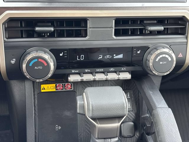 Used 2025 Toyota Tacoma SR5 AWD/4WD image 31