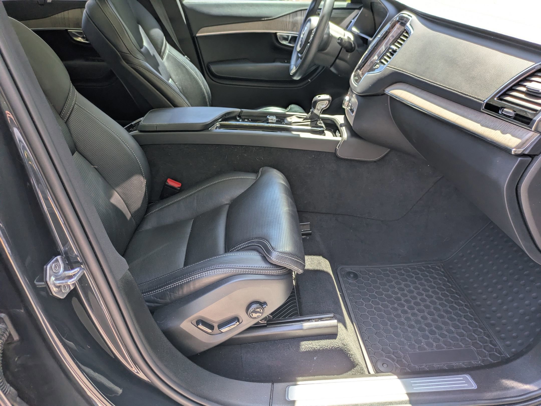 Used 2022 Volvo XC90 T6 Inscription w/ Advanced Package image 39