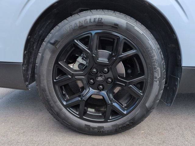 Certified 2025 Ford Maverick XLT w/ XLT Luxury Package AWD/4WD image 12