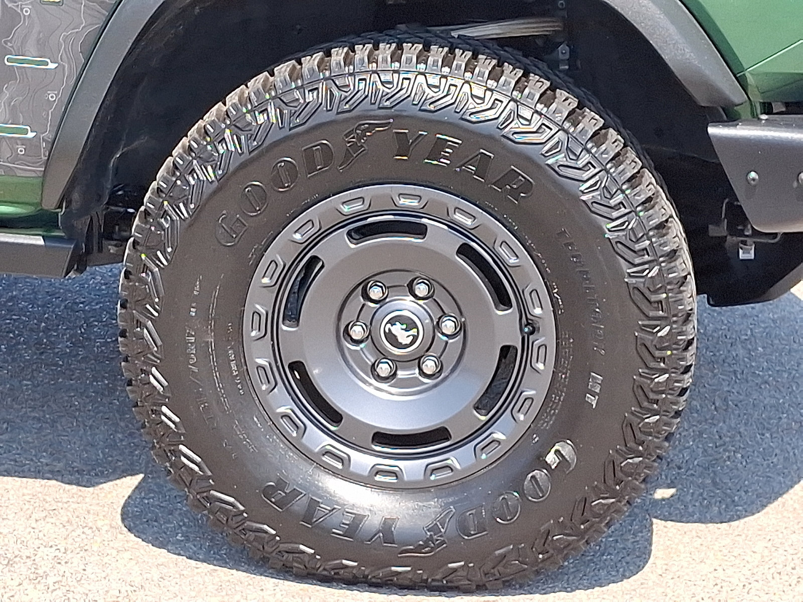 Certified 2024 Ford Bronco Everglades AWD/4WD image 8