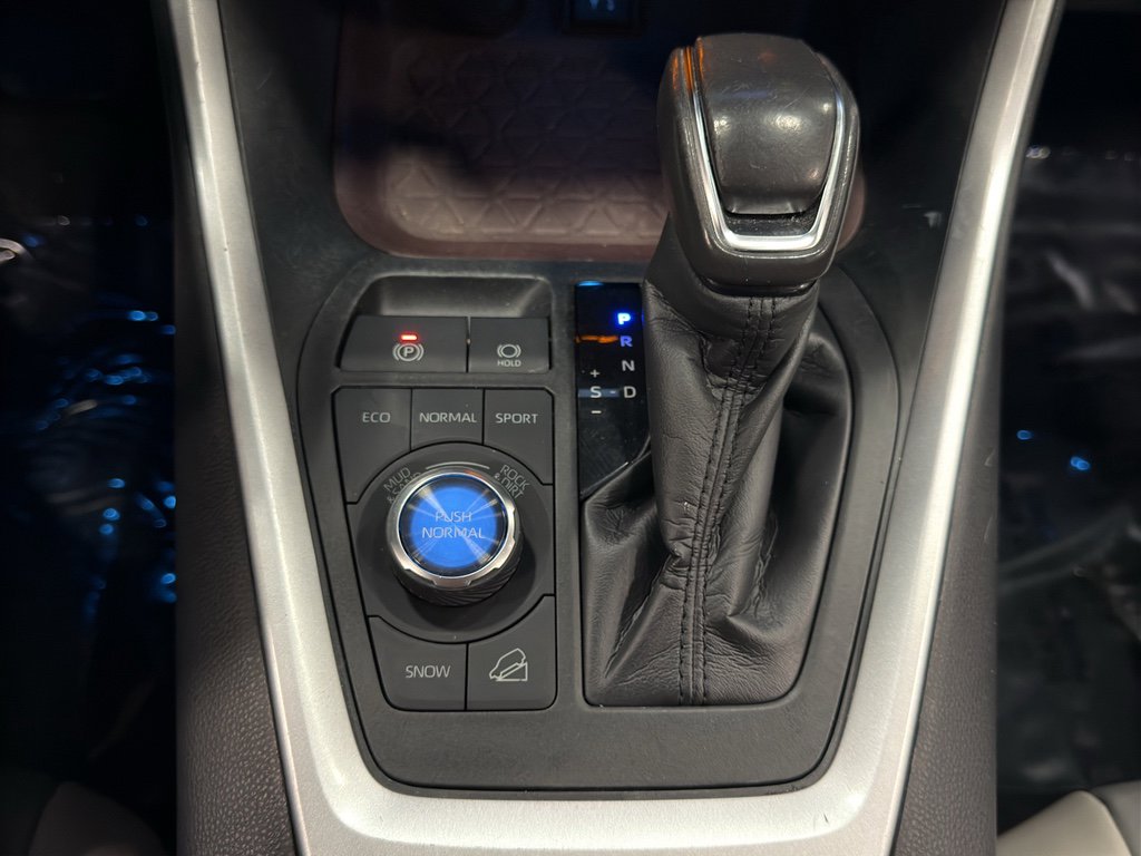 Used 2019 Toyota RAV4 Limited image 27