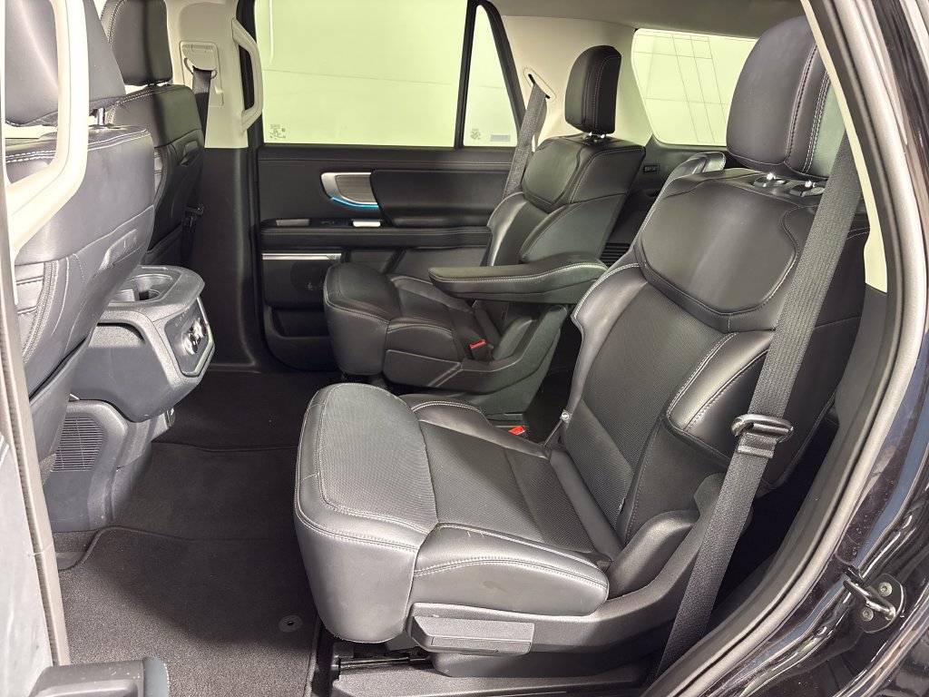 Certified 2025 Ford Expedition Platinum AWD/4WD image 30