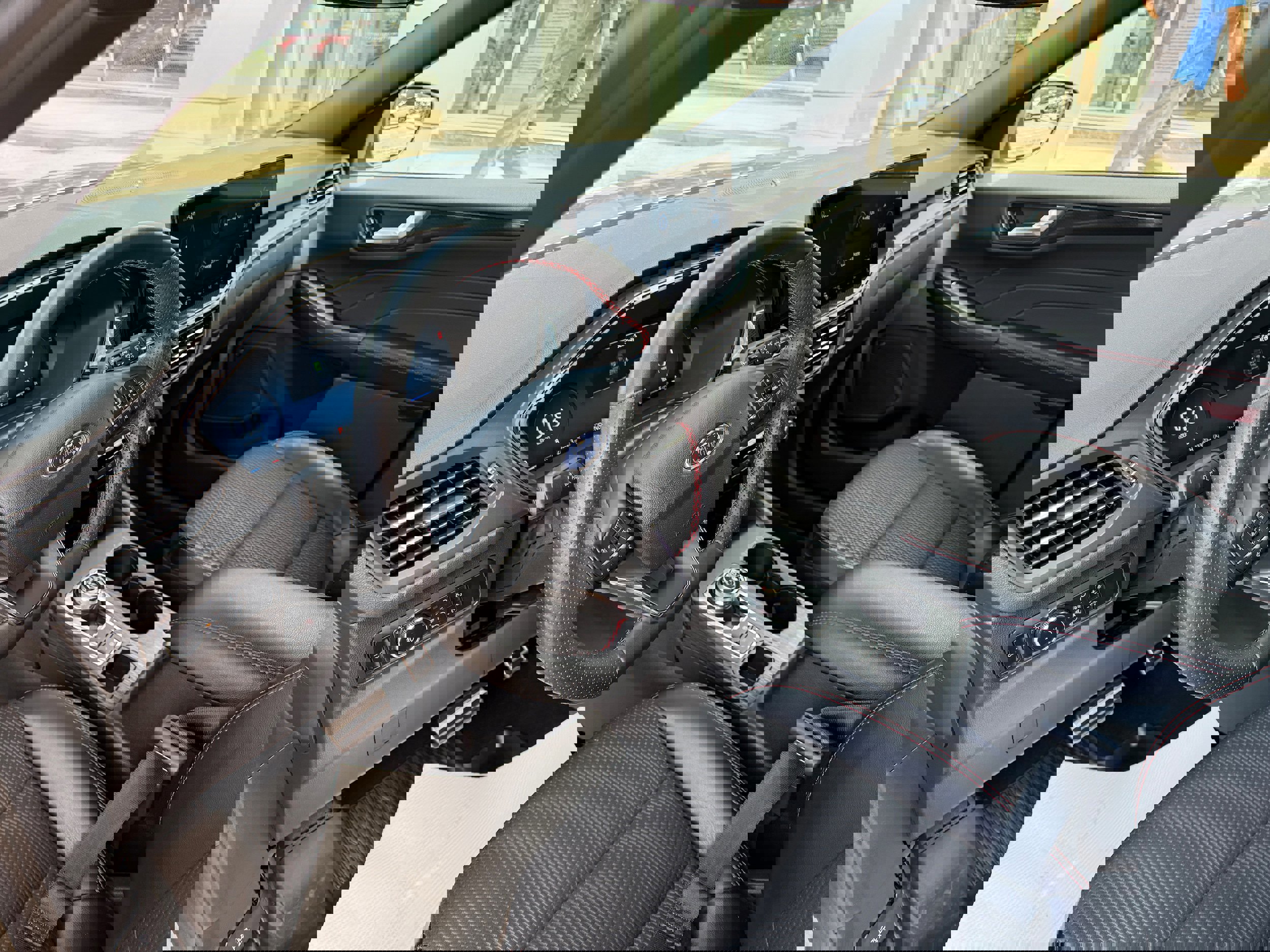 Certified 2023 Ford Escape ST-Line Select w/ Tech Pack #2 image 13