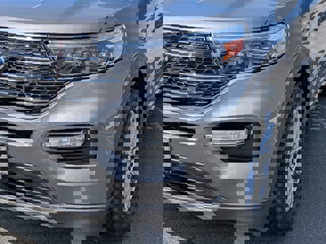 Certified 2023 Ford Explorer XLT w/ Equipment Group 202A RWD image 10