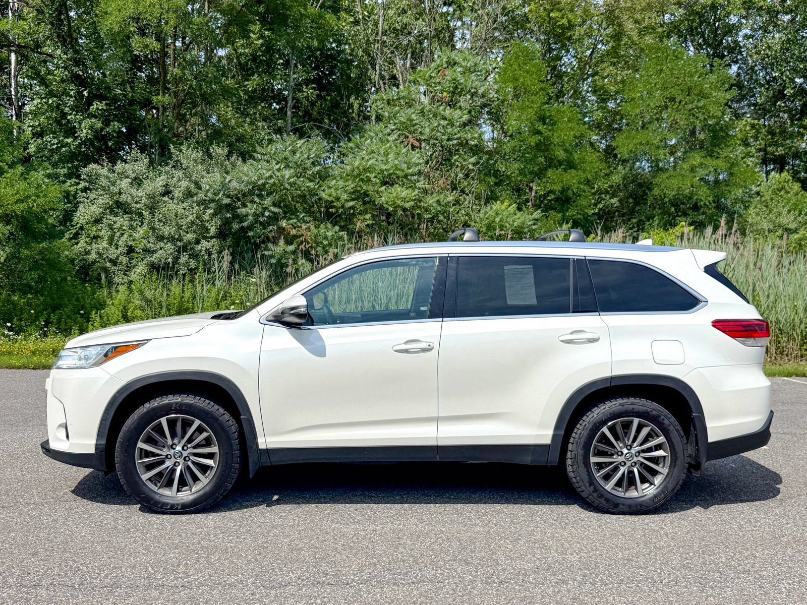 Used 2019 Toyota Highlander XLE AWD/4WD image 8