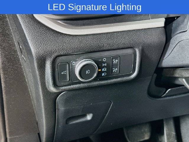Certified 2021 Ford Explorer XLT w/ Equipment Group 202A AWD/4WD image 22