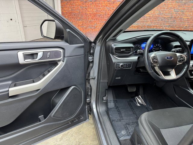 Certified 2022 Ford Explorer XLT image 9