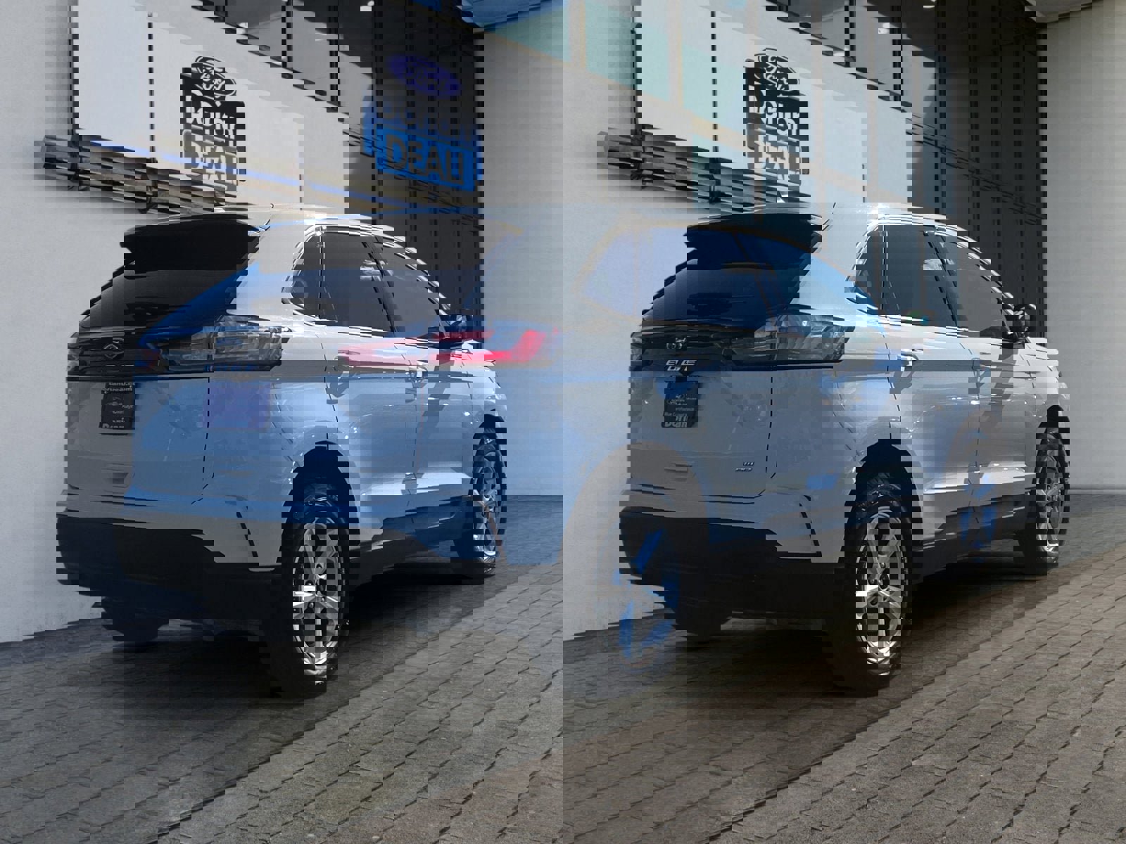 Certified 2024 Ford Edge SE image 5