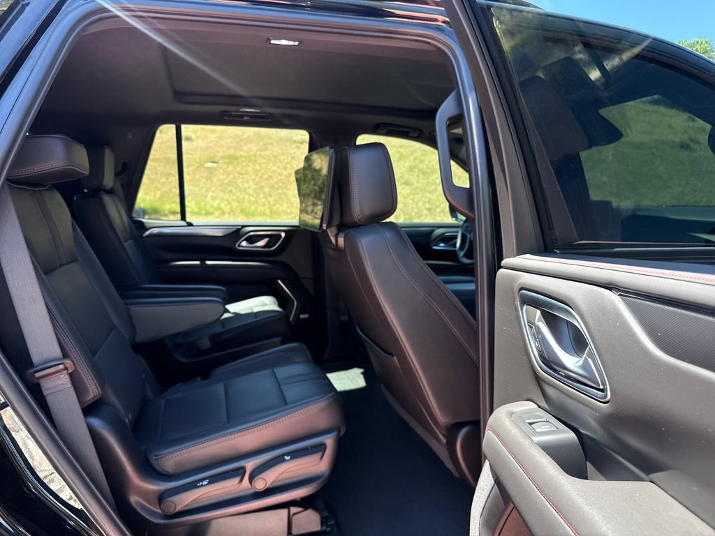 Used 2024 Chevrolet Tahoe RST w/ Luxury Package AWD/4WD image 29