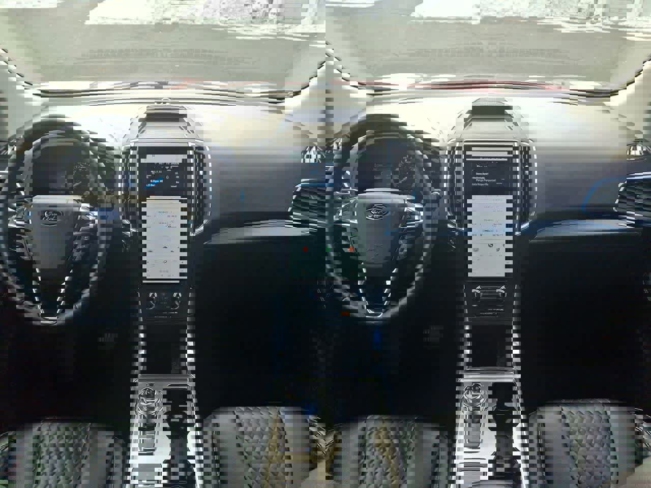 Certified 2024 Ford Edge Titanium image 10