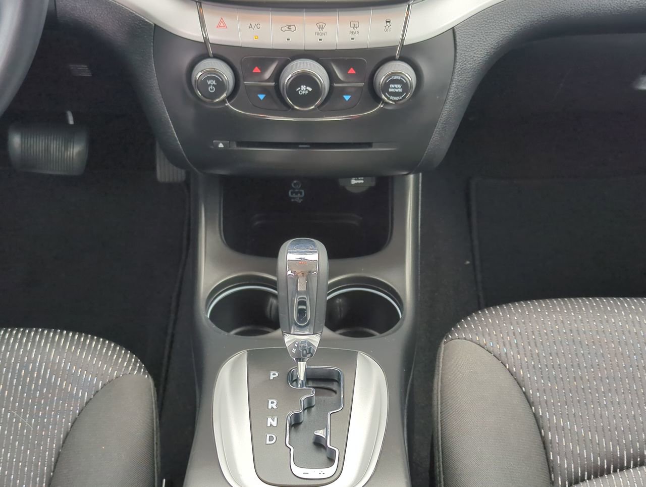 Used 2019 Dodge Journey SE w/ Connectivity Group FWD image 17