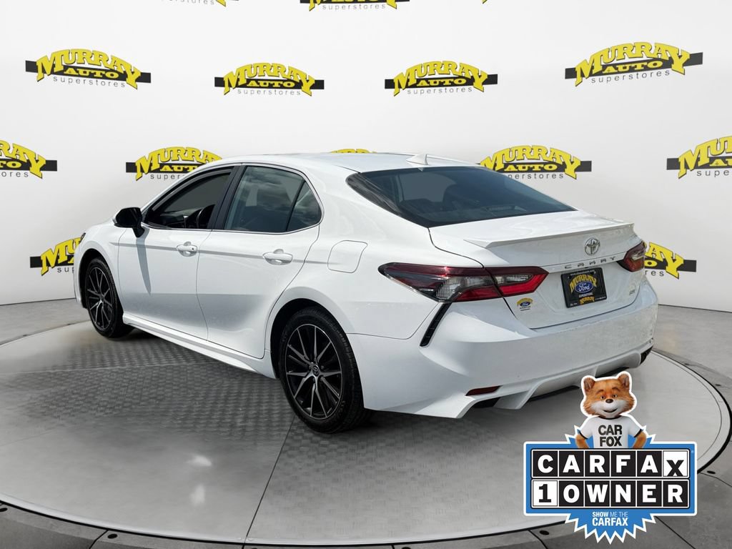 Used 2024 Toyota Camry SE FWD image 3