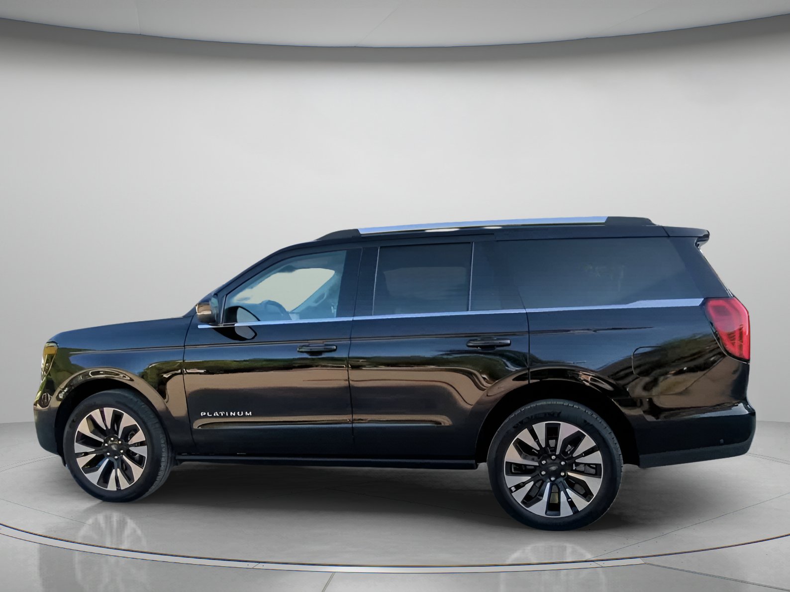 Certified 2025 Ford Expedition Platinum w/ Driver's Package AWD/4WD image 17