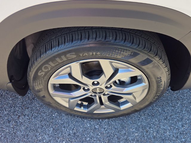 Used 2024 Kia Seltos S FWD image 13