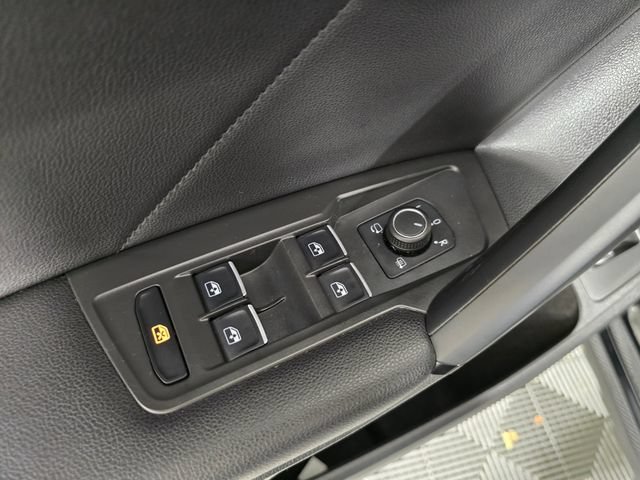 Used 2019 Volkswagen Tiguan SEL Premium AWD/4WD image 24