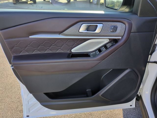 Certified 2025 Ford Explorer Platinum w/ Ultimate Package AWD/4WD image 12
