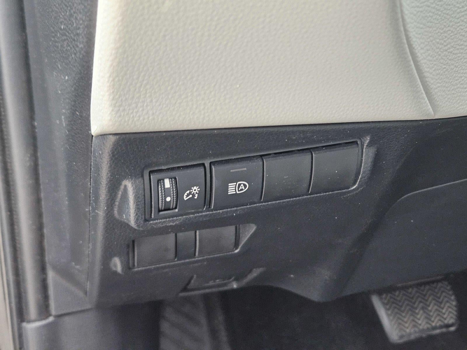 Used 2023 Toyota Corolla Cross LE AWD/4WD image 18