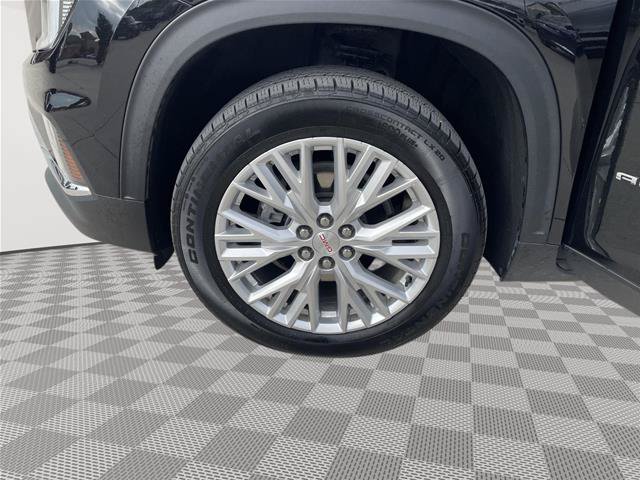 Used 2026 GMC Acadia Elevation w/ Elevation Premium Package FWD image 10