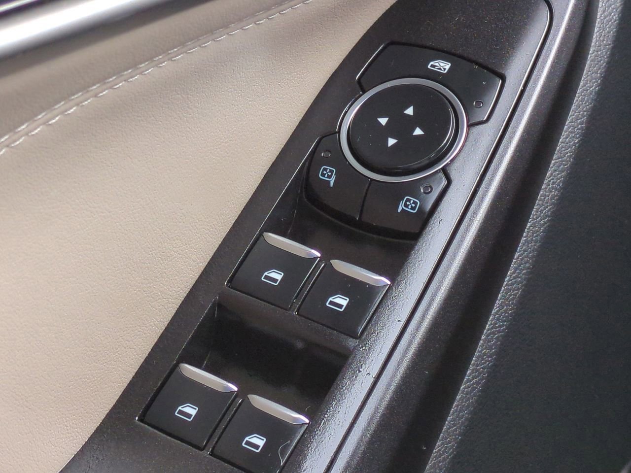 Certified 2020 Ford Explorer XLT w/ Equipment Group 202A image 22