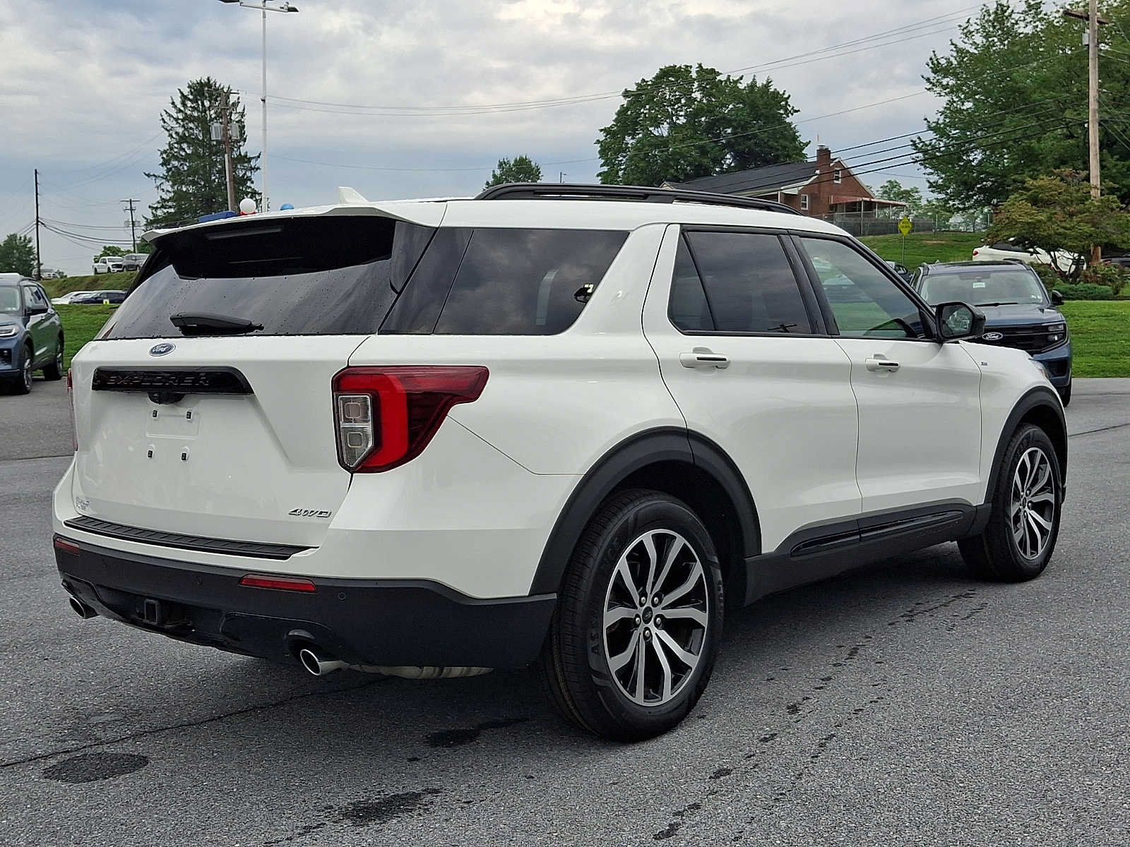 Certified 2022 Ford Explorer ST-Line w/ Class IV Trailer Tow Package AWD/4WD image 6